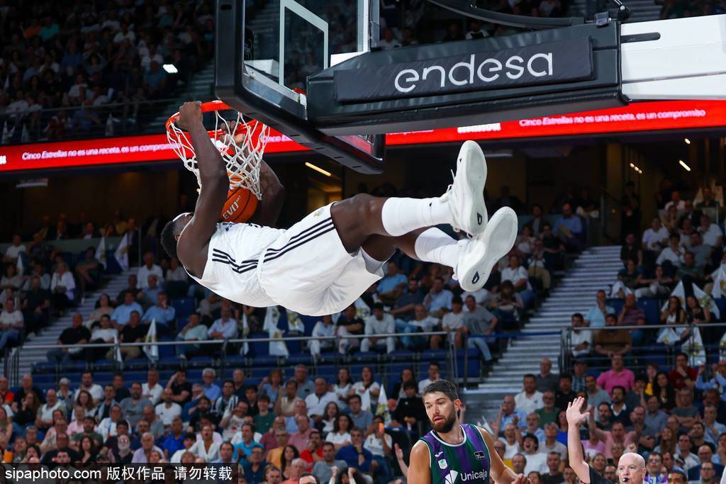 包含直布罗陀负于劲敌，无缘晋级！，表现亮眼的词条