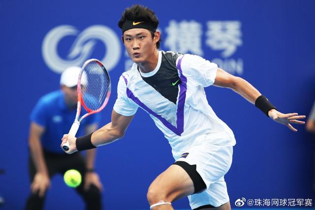 T1碾压PSG,Viper打出惊人五杀焦点之战四强赛,强势挺进下一轮 T1碾压PSG,Viper打出惊人五杀焦点之战四强赛,强势挺进下一轮