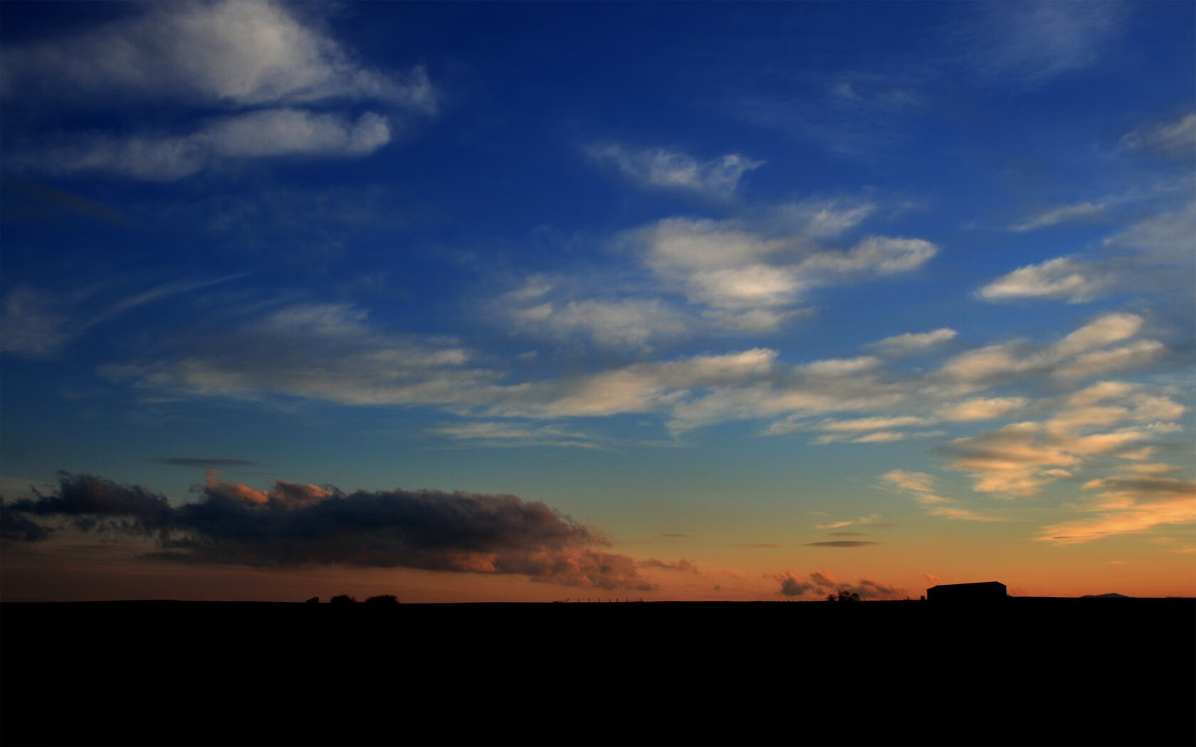 冰与火的淬炼!勇士用冠军级防守强行绞杀热火,总决赛博弈进入窒息节奏