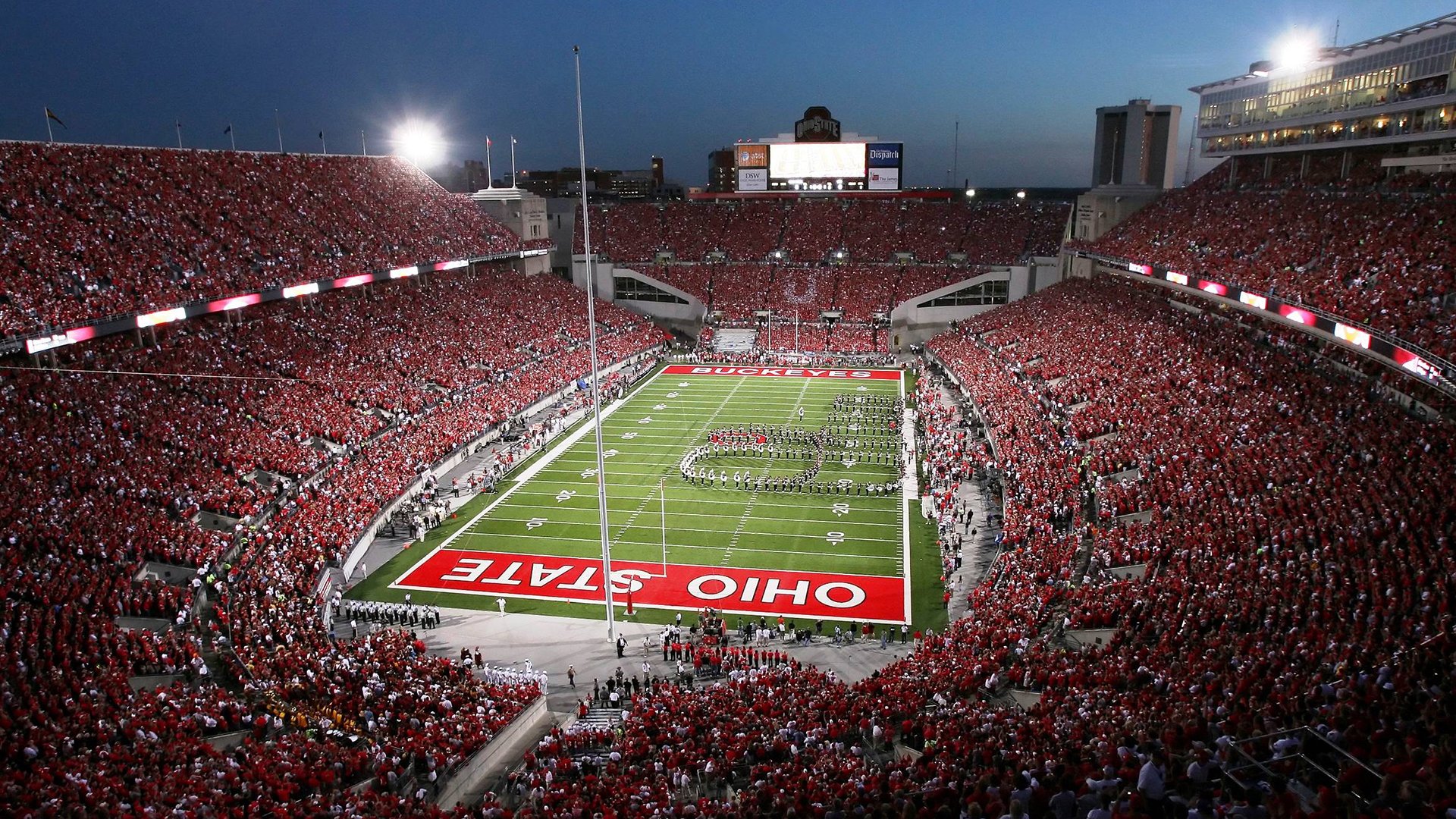 赛道轰鸣与绿茵绝杀，当F1新赛季撞上努涅斯的救赎之夜