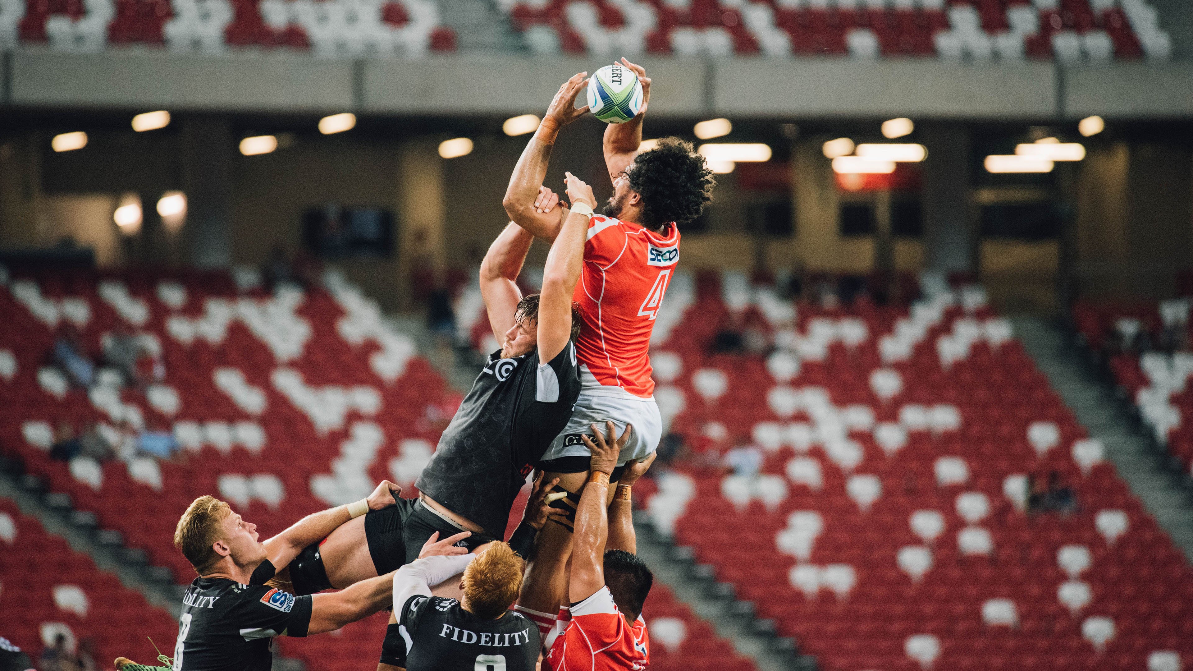 绝杀与艺术,当雄鹿的利刃刺穿雷霆,欧文在伯纳乌跳起足球探戈